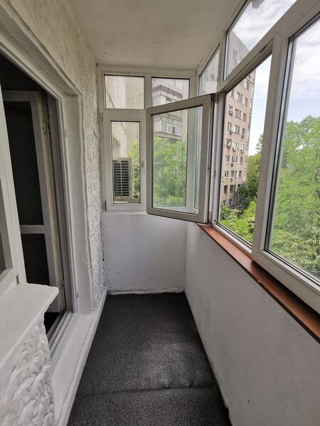 1 Decembrie 1918 nr. 22, bl. 3, aproape de piata Minis,