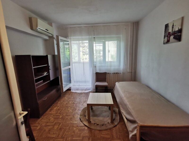 1 Decembrie 1918 nr. 22, bl. 3, aproape de piata Minis,