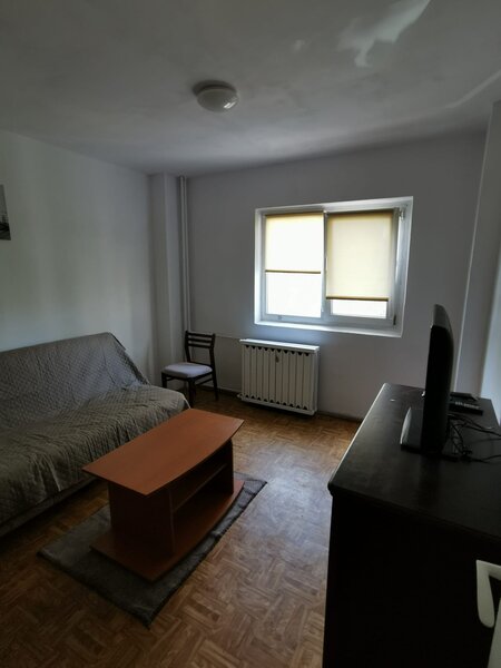 1 Decembrie 1918 nr. 22, bl. 3, aproape de piata Minis,